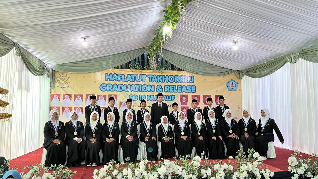 Pelepasan dan Perpisahan Kelas 6 SDIP Nur Alif: Momen Haru Mengantarkan Generasi Qur’ani Menuju Masa Depan